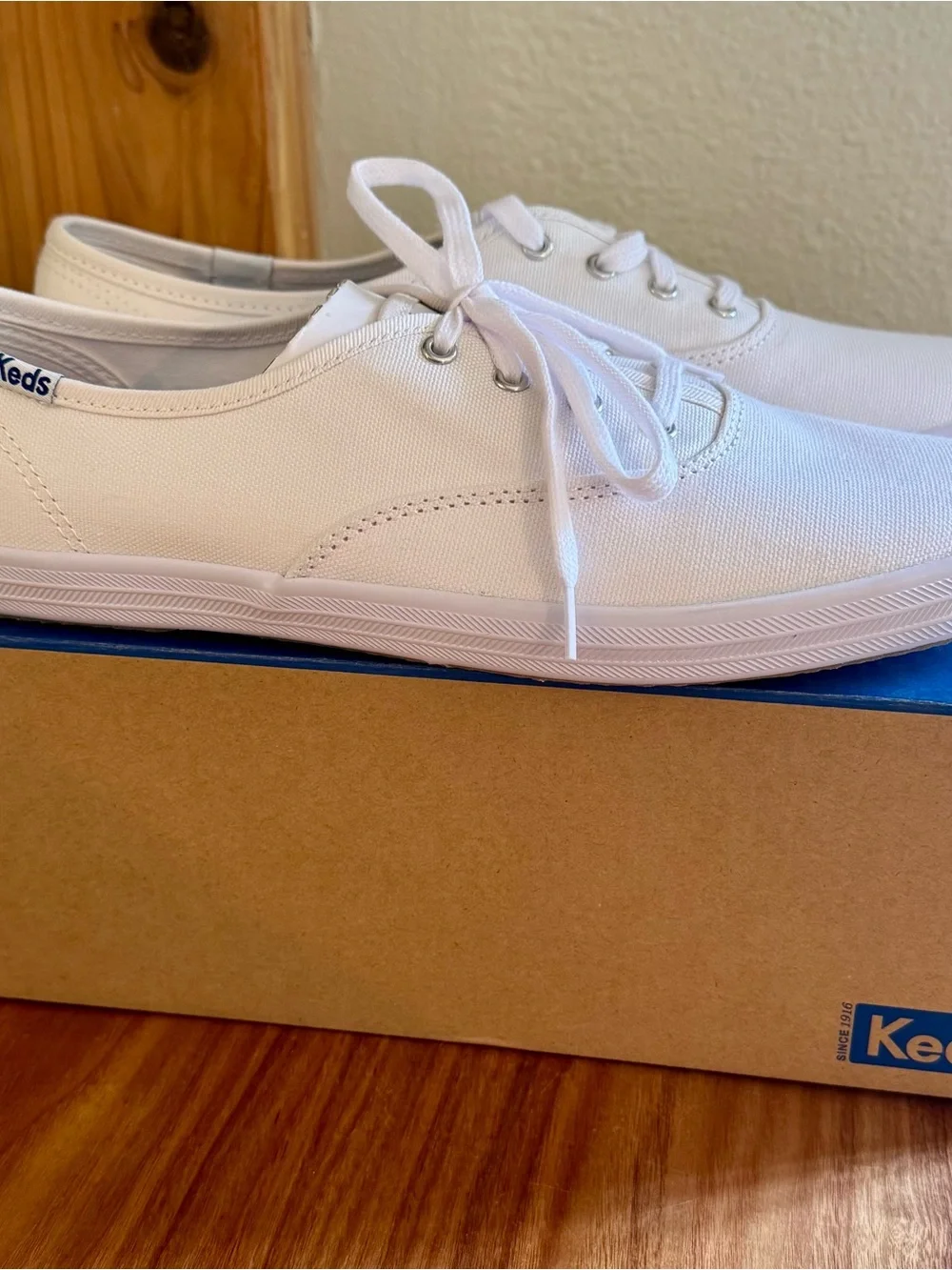 Keds Champion Originals Lace-Up - Women’s Size 8.5 - White - NWT - Picture 4 of 7